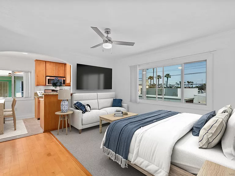 luxury apartments in California: San Diego beachfront apartments for sale